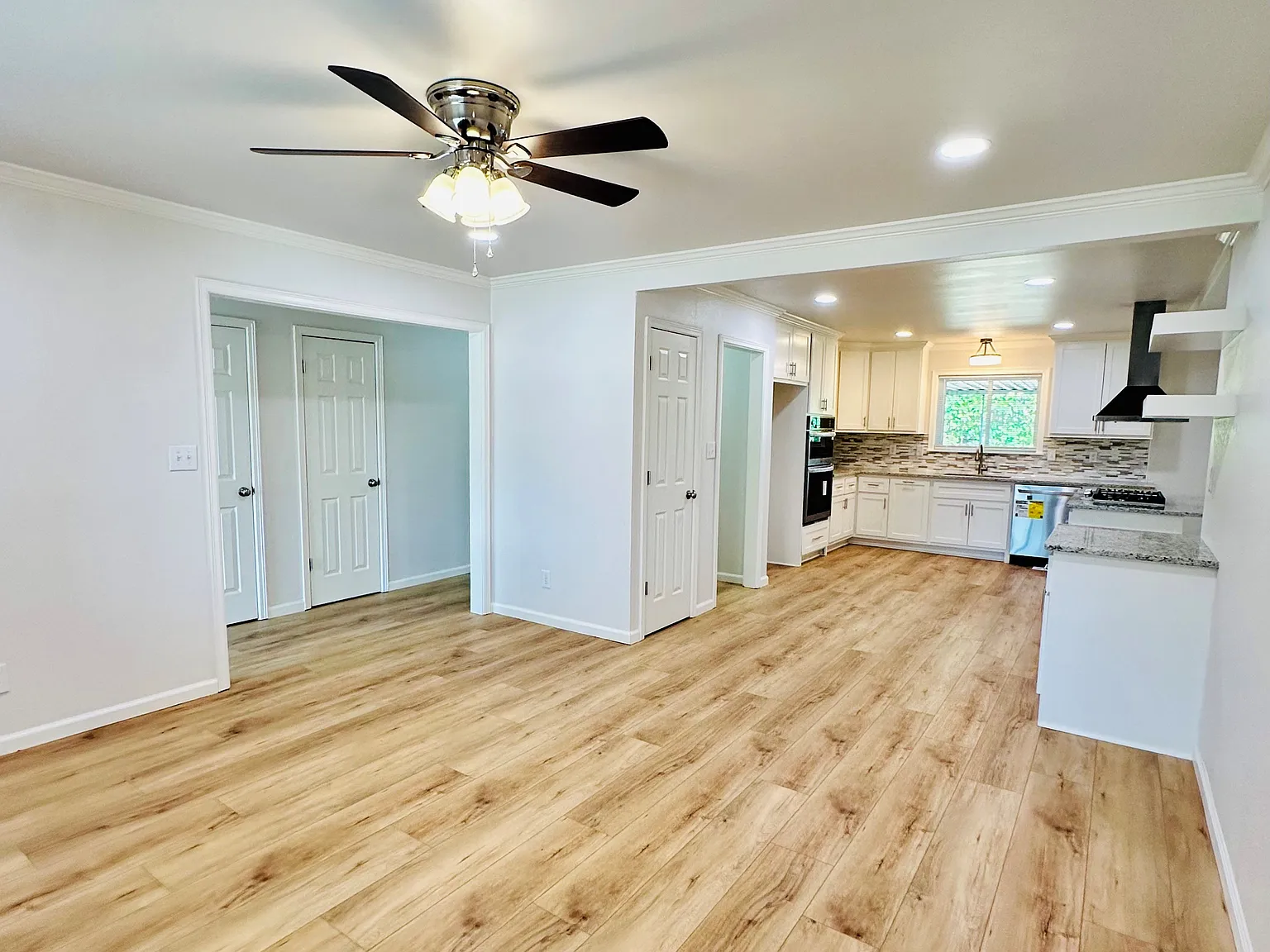 3 bed, 1782 sqft, $2,150 — Photo 2