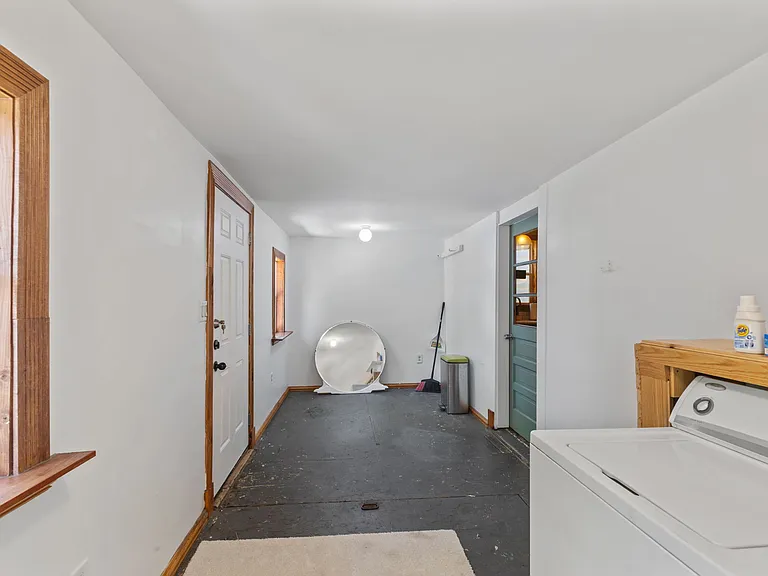 1920 Woodlawn Ave — Photo 15