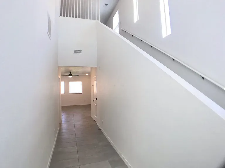 313 Wyatt Ave SW — Photo 3