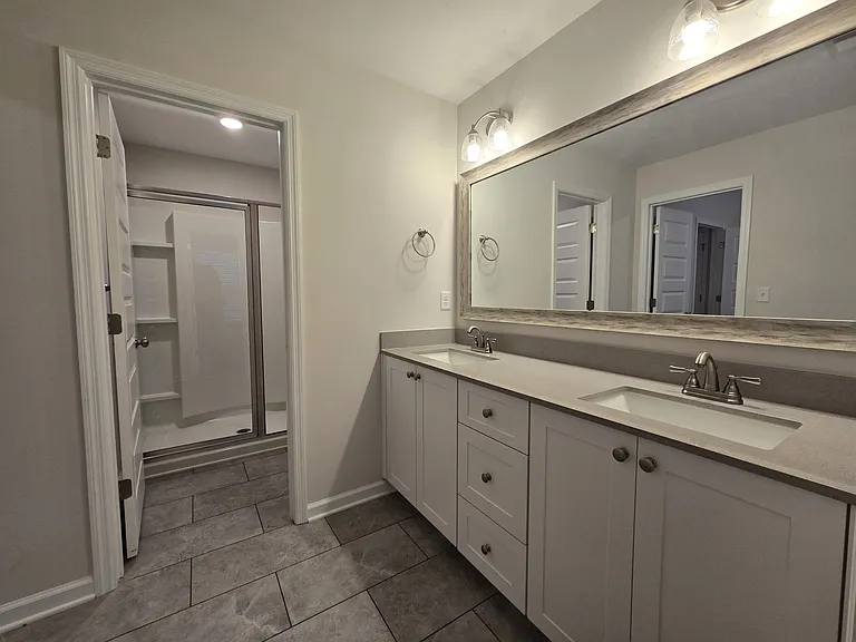 1063 Linsmore Ave — Photo 8