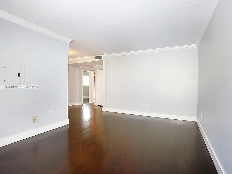 95 Edgewater Dr #206 — Photo 3