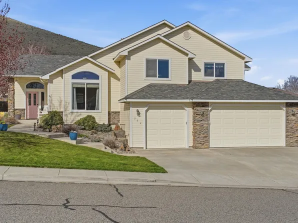 252 Sell Ln, Richland, WA 99352