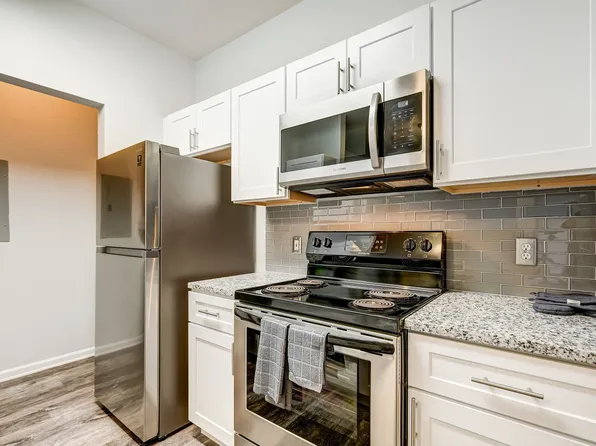 Legacy of Cedar Hill Apartments and Townhomes