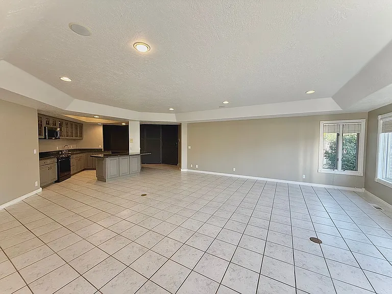 825 N Capitol Blvd — Photo 3