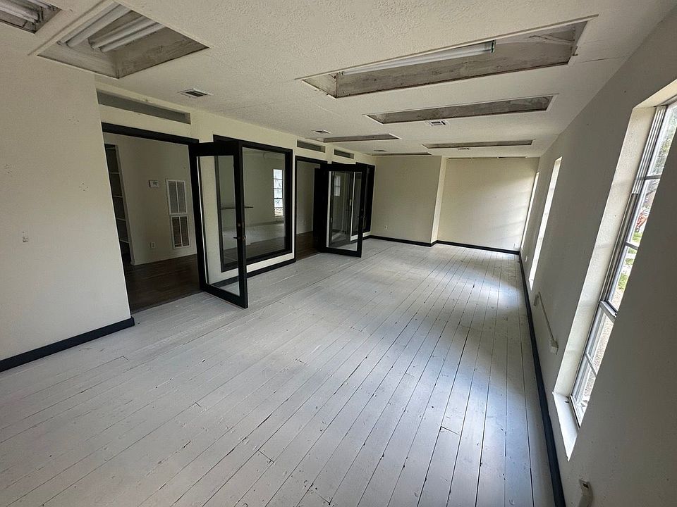 1st image of 5711 5th St