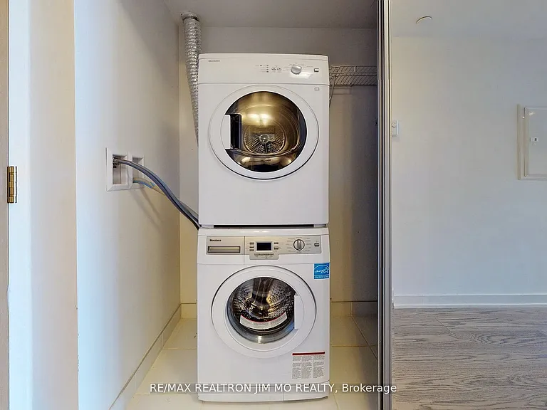 11 Wellesley St W #5510 — Photo 31