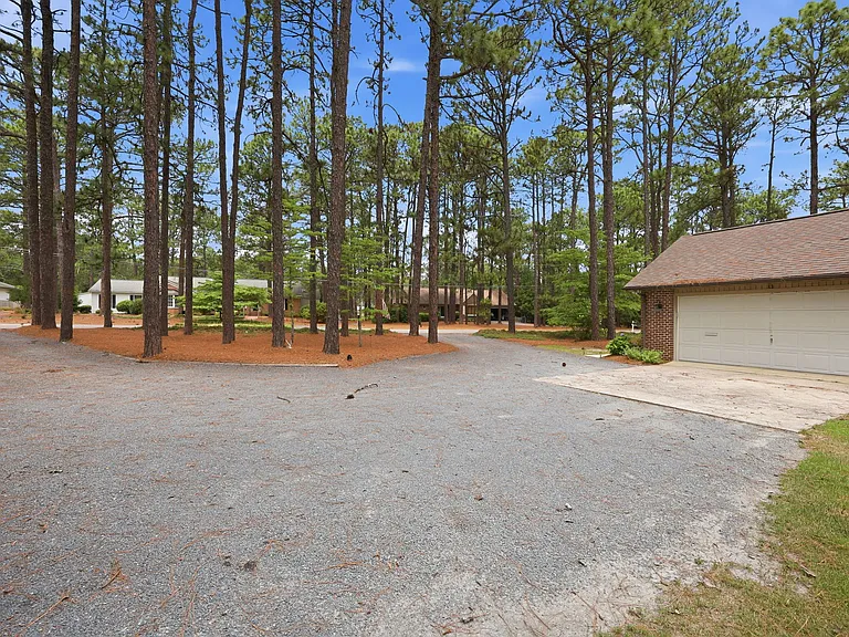 195 Longleaf Rd — Photo 40