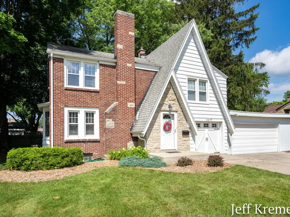 3277 Ottawa Ave SW, Grandville, MI 49418