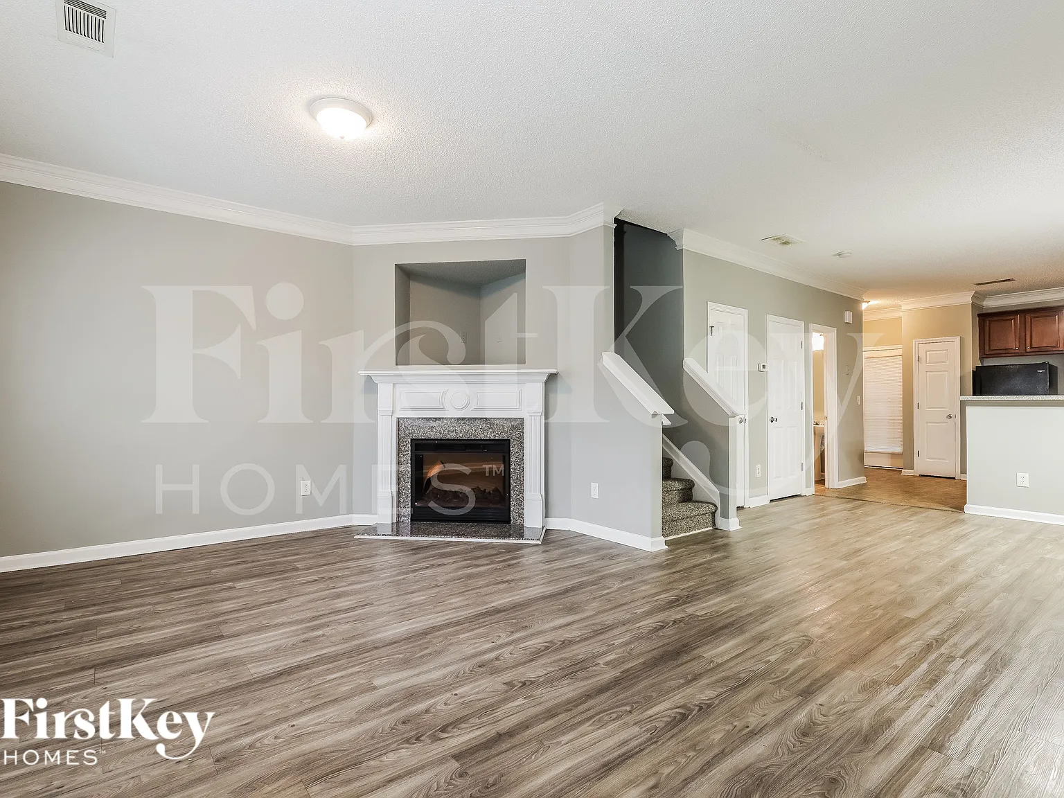 3 bed, 2.5 bath, 1596 sqft, $1,640 — Photo 2