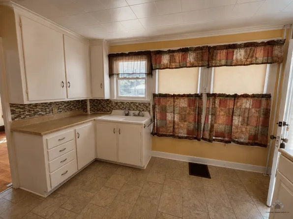 10 Middle St, Waterville, ME
