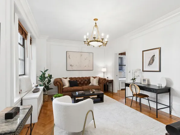 500 West End Avenue image 1 of 8