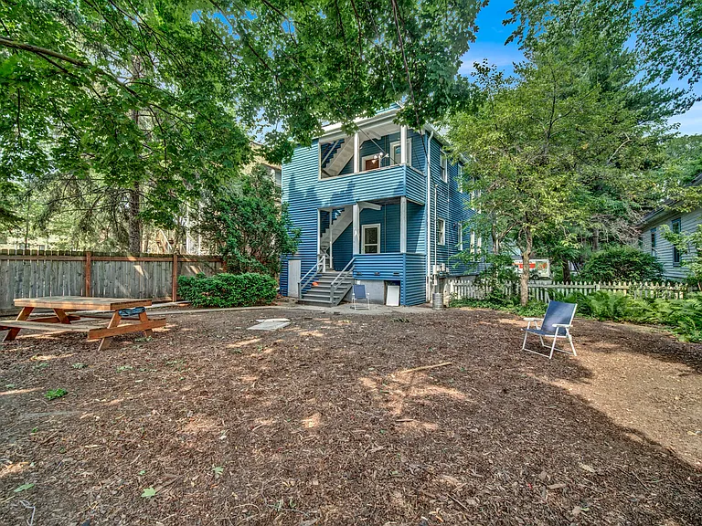 2142 Maple Ave — Photo 17