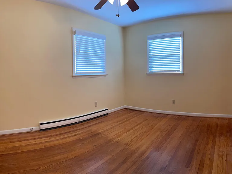 280 Montague Rd — Photo 17