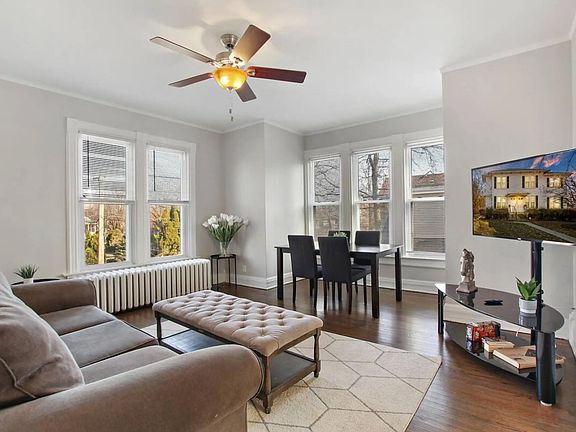 3rd image of 311 W Park Ave