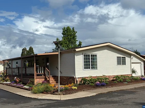 2120 Robins Ln SE Unit 207, Salem, OR 97306