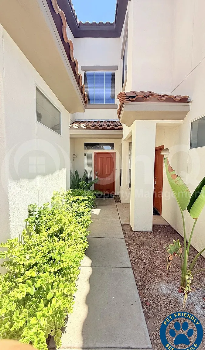 2 bed, 2.0 bath, 1268 sqft, $2,249 — Photo 1