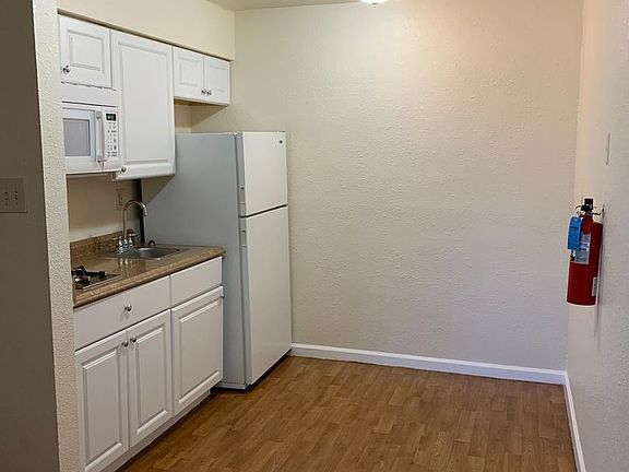 4th image of 222 Charleston St NE APT 6