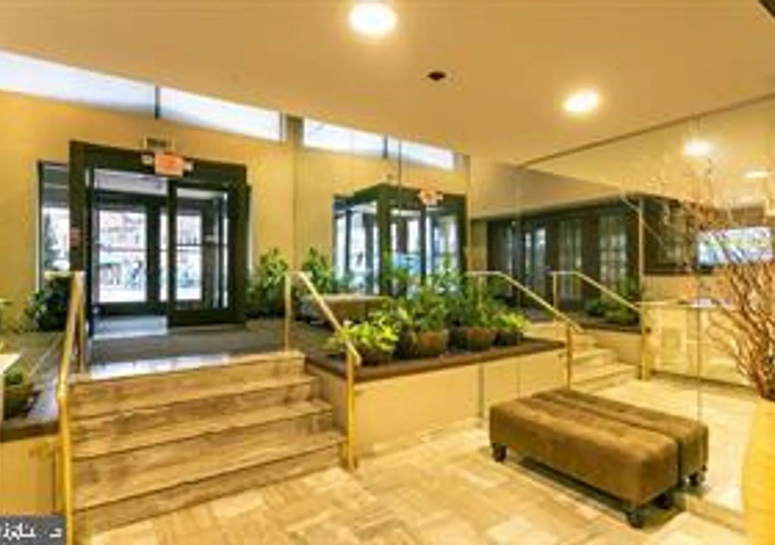 Bi-Level Penthouse with 3 Balconies & Delaware River Views | 3 Bed, 3 Bath | Society Hill — Photo 2