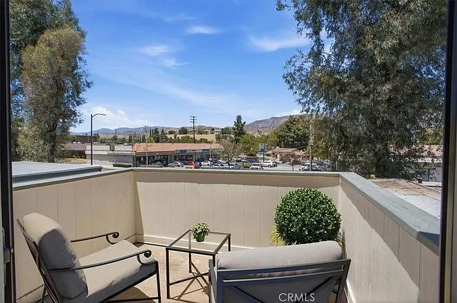 10566 Sunland Blvd #7