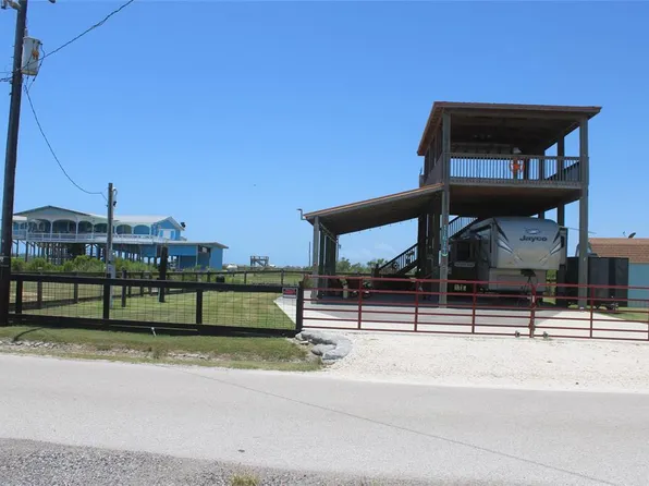 1161 Mabry, Gilchrist, TX 77617