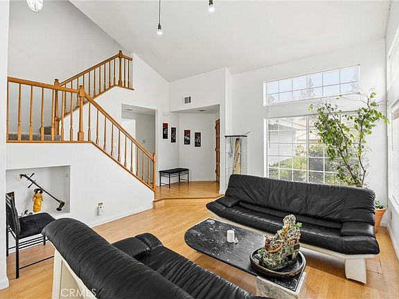 5th image of 9338 Loquat Dr