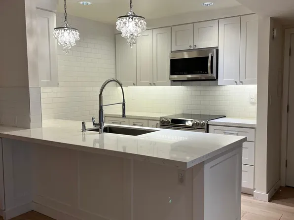 5257 Radford Ave, Valley Village, CA