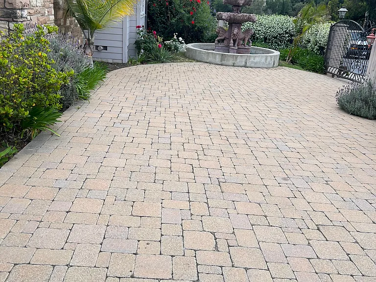 11570 W Sunset Blvd — Photo 2