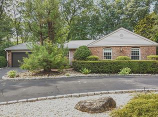 36 Hawthorne St, Mount Sinai, NY 11766