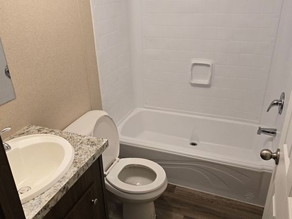 4th image of 128 Lancelot Cir