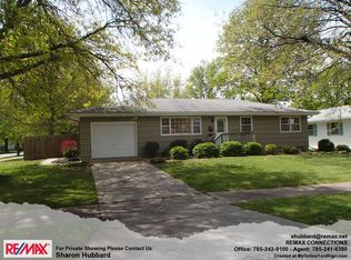 504 W Willow Ln, Ottawa, KS 66067