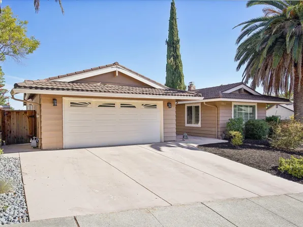 1084 Riesling Dr, Pleasanton, CA 94566