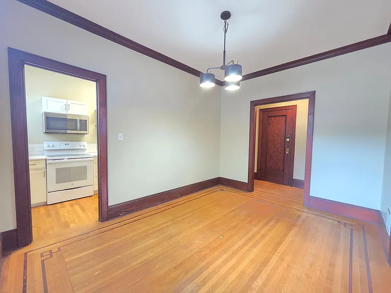 Knickerbocker Apartments — Photo 41