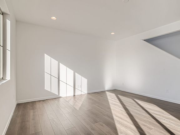5th image of 111 S Vandriver Way
