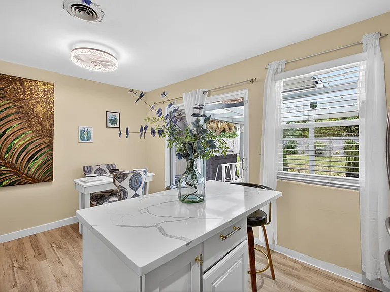 140 W 31st Ct — Photo 12