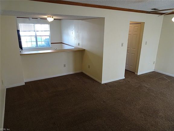 3rd image of 618 Nottaway Dr