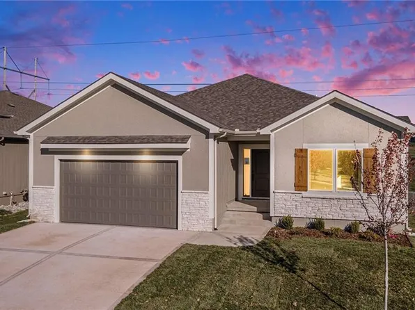 10101 N Oakland Ave, Kansas City, MO 64157