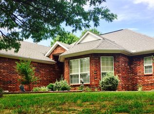 2904 N Quail Creek Dr, Fayetteville, AR 72703