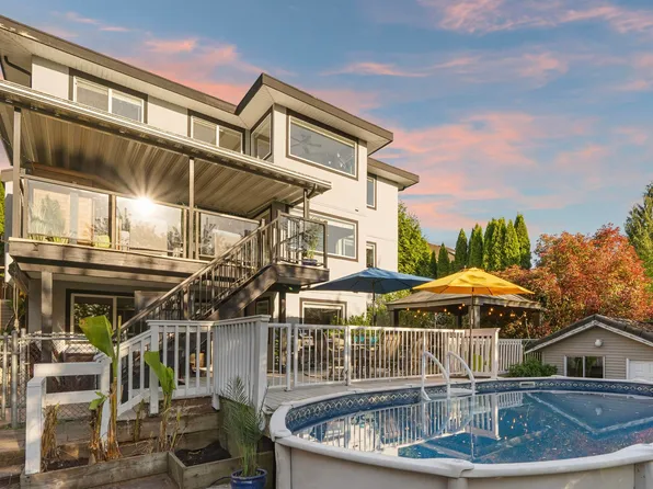 10519 Slatford St, Maple Ridge, BC V2W 1V8