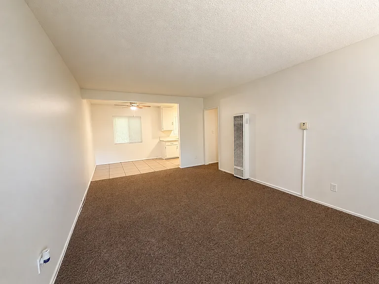 821 N Eucalyptus Ave ( 216 W Plymouth St ) — Photo 8