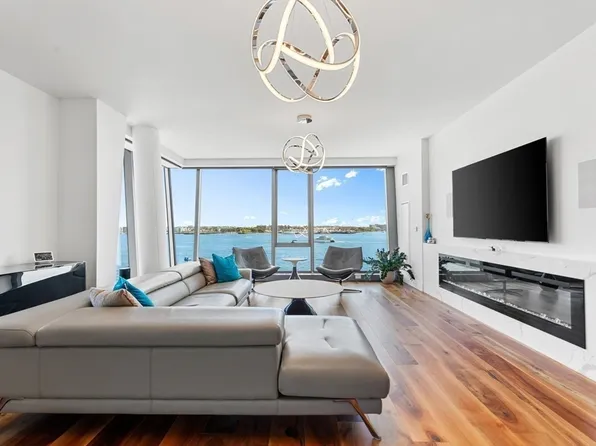 300 Pier 4 Blvd #5C, Boston, MA 02210