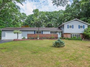 220 Hillside Ave, Roxbury Twp, NJ 07876
