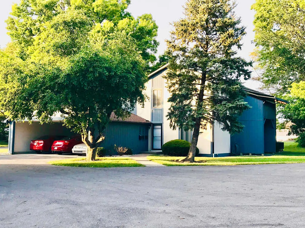 1304 Yorkland Rd photo 1