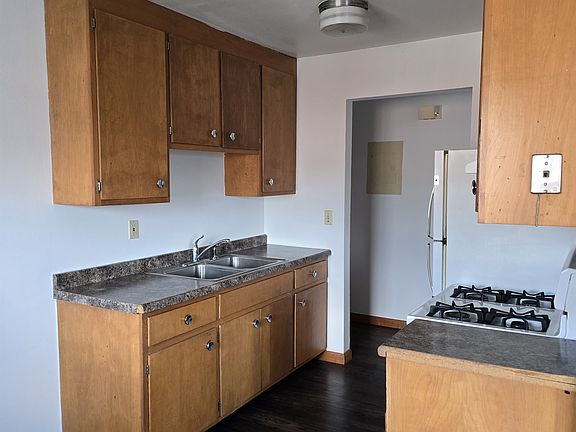 2nd image of 475 S Roosevelt Ave APT 9