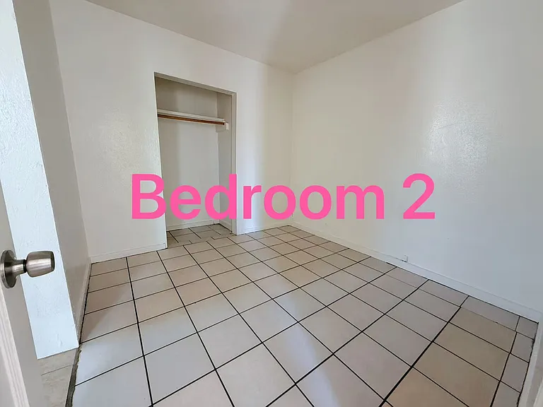 873 W 8th St — Photo 5