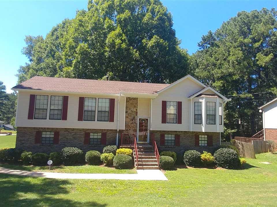 2nd image of 1500 Celinda Ln