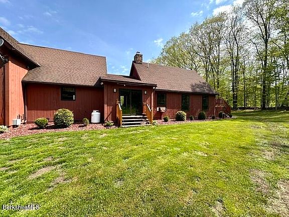 5th image of 65 Johnny Cake Hill Rd