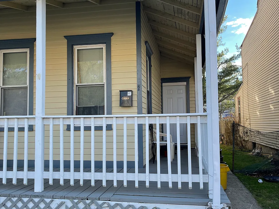 123 Lafayette Ave #1
