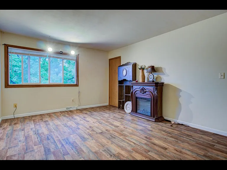 2312 W Lawrence Ave #4 — Photo 4