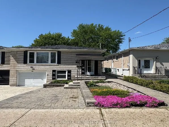 40 Green Bush Rd, Toronto, ON M2M 1P3