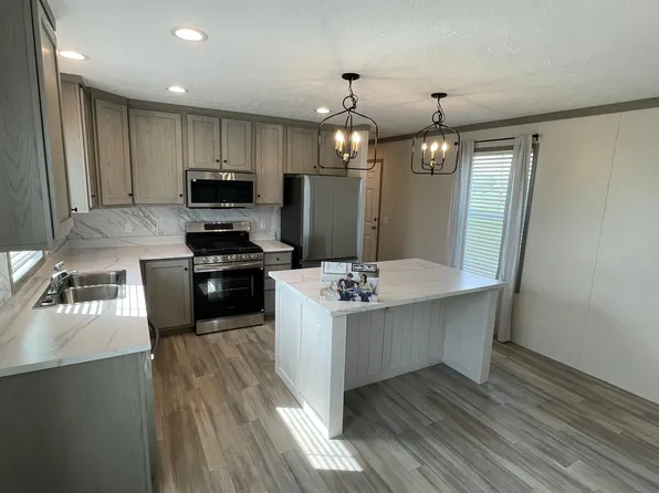 410 E Water St, Akron, IN